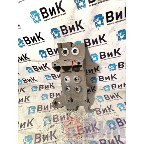 Кронштейн бампера DAF 105 848404 RH (087), 1735003