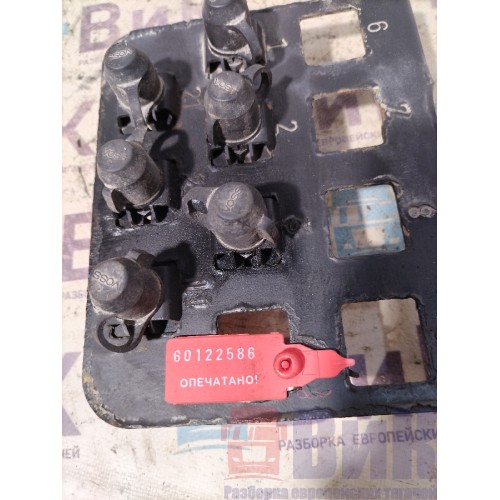 Кронштейн с фитингами под ящик АКБ MAN TGX 581013 (586), -2