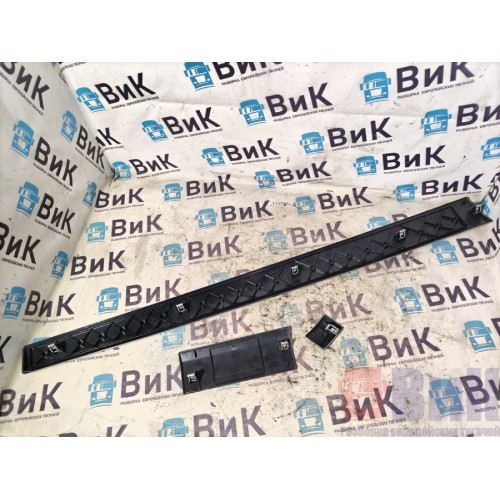 Комплект накладок торпедо MAN TGX 581013 (879), 81617100003-2