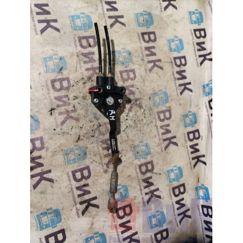 Кран уровня пола кабины Sitrak C7H 611827 в сборе с тягой (319), AZ16D4430000-1