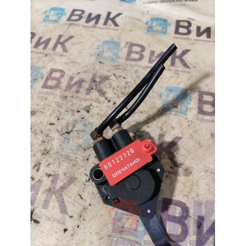 Кран уровня пола кабины Sitrak C7H 611827 в сборе с тягой (320), AZ16D4430000-1