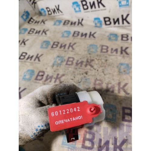 Контактная группа замка зажигания Sitrak C7H 611827 (042), 811W46113600-4