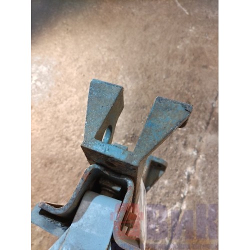 Кронштейн топливного бака Sitrak C7H 611827 (058), -2