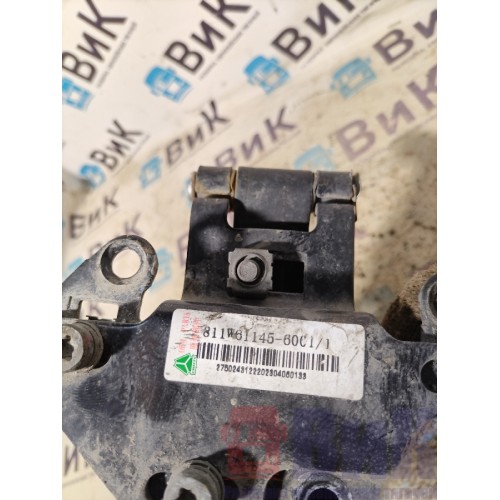 Петля капота Sitrak C7H 611827 (988), 811W61145600-4