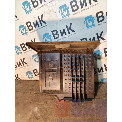 Крышка ящика АКБ Renault T 002550 (682), 22078106-3