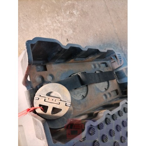 Крышка ящика АКБ Renault T 002550 (682), 22078106-4