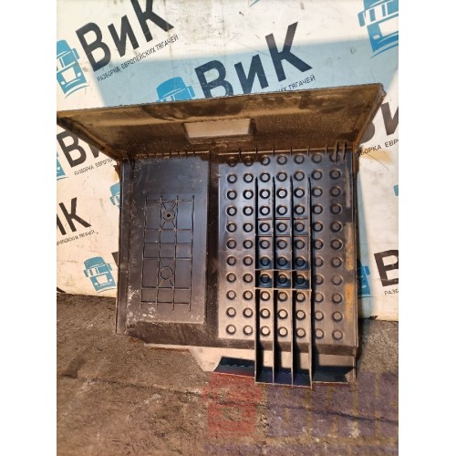 Крышка ящика АКБ Renault T 018688 (484), 22078106-3