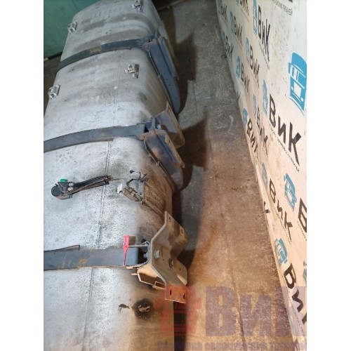 Бак топливный DAF 106 181944 228х68х65 с топливозаборником и кронш-ми деф. (086), 1944800-3