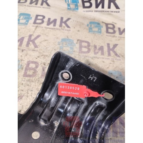 Кронштейн основной подножки Volvo FH 4 727184 LH (529), 82174599-1