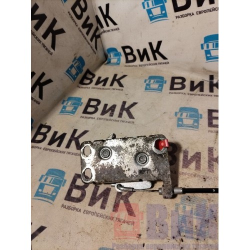 Замок инструментального ящика Volvo FM 651145 с тросом RH (743), -2