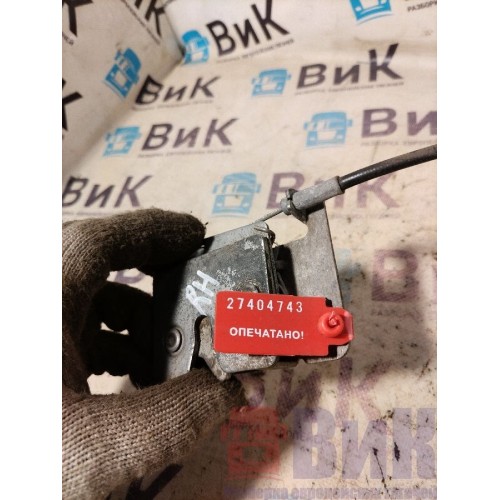 Замок инструментального ящика Volvo FM 651145 с тросом RH (743), -4