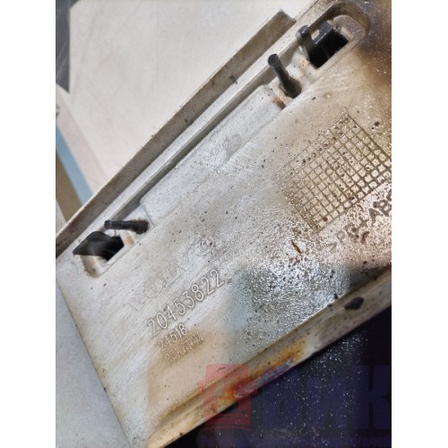 Решетка радиатора Volvo FH12 214752 с деф. (674), 20453820-3