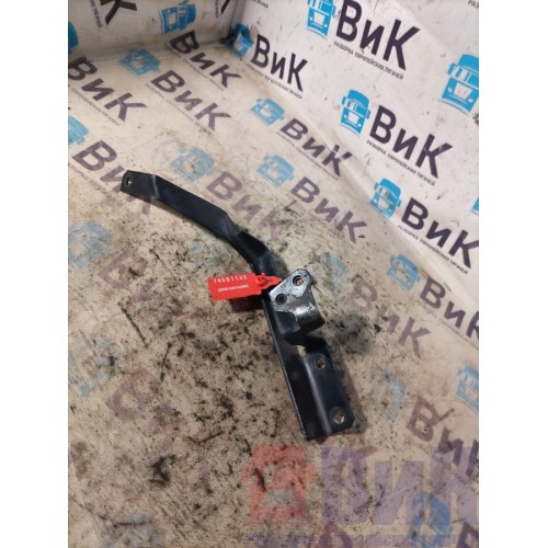 Кронштейн маслозаливной горловины Mercedes Actros MP4 717724 (133), 9615001442