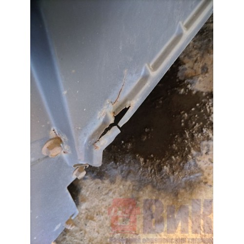 Крышка ящика АКБ Scania R 420 155651 с подножками с деф. (231), 1362687-1