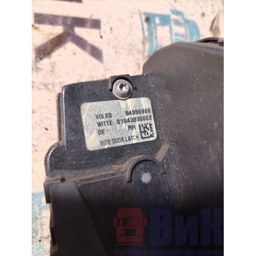 Замок двери Volvo FH 4 732456 с тросиками и тягой RH (236), 84086966-1