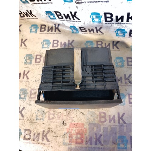 Ящик вещевой Volvo FH 4 732456 (под подстаканником) (066), -9