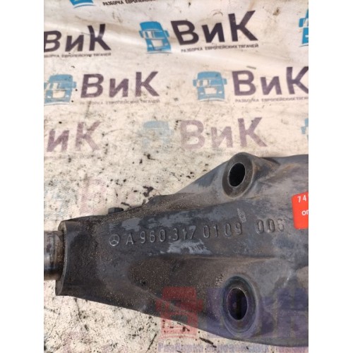 Кронштейн цилиндра подъема кабины Mercedes Actros MP4 717724 OM471 LA  (603), 9603170109-3