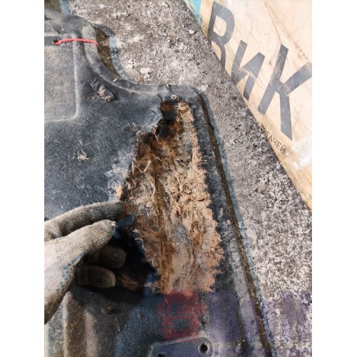 Пыльник двигателя DAF 85 CF 175314 LH (950), 20382208-4