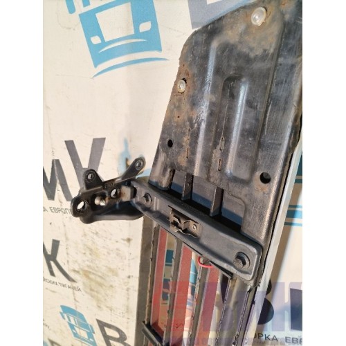 Ступенька откидная Volvo FH 4 732456 верхняя с петлями (744), 82208512-2