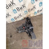 Кронштейн буксировочного крюка Volvo FH 4 732456 RH в сборе (732)