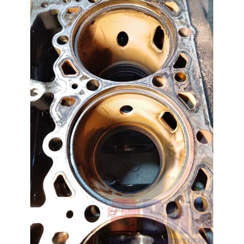 Блок цилиндров двигателя DAF 105 XF 943531 (442), 0964631-4