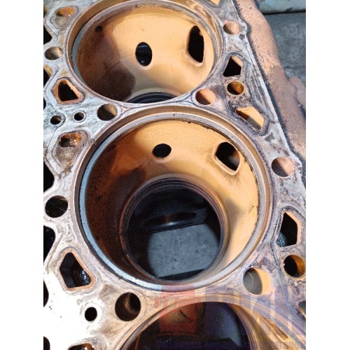 Блок цилиндров двигателя DAF 105 XF 943531 (442), 0964631-2