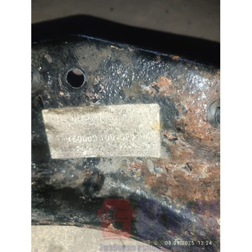 Кронштейн подножки Mercedes Actros MP4 717724 RH (740), 9606603441-1