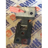 Петля крышки инструментального ящика Renault T 002550 RH (143)