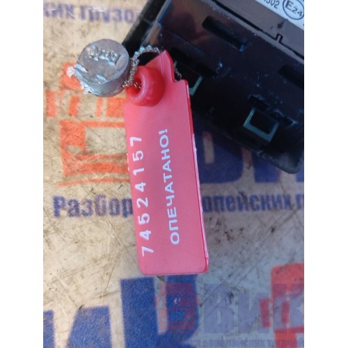 Блок управления стеклоподъемником Renault T 002550 RH (157), 21647442-3