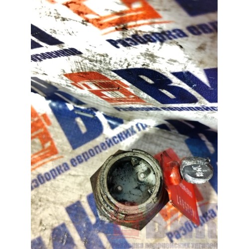 Датчик давления масла Renault Mack 390 Magnum 008198 (887), 5010398062-6