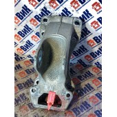 Кронштейн кабины Volvo FH 13 103098 передний RH (815)