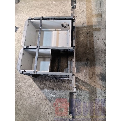 Ящик вещевой Volvo FH 13 103098 (ком-т из 2-х шт) под спалкой (760), 82066899-5