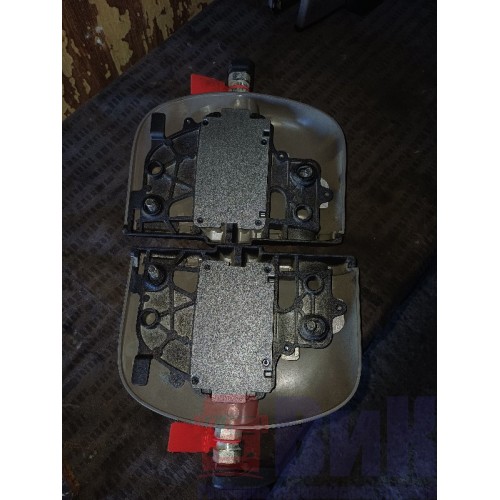 Замок двери ночной DAF 105 946058 (комплект LH/RH) внутренний  (334) (314), 1778878 1778