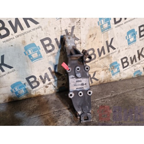 Кронштейн передней рессоры DAF 95 505586 задний LH (521), 1304512