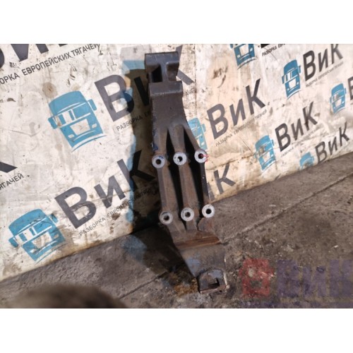 Кронштейн передней рессоры DAF 95 505586 задний RH (624), 1304513-1