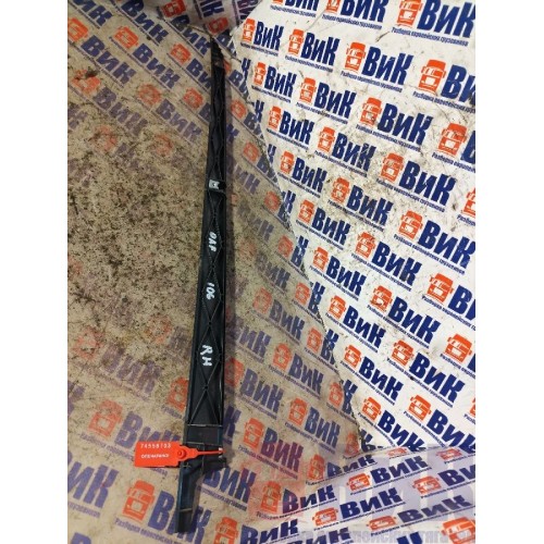 Накладка двери передней правой DAF 106 049232 (103), 1928624-1