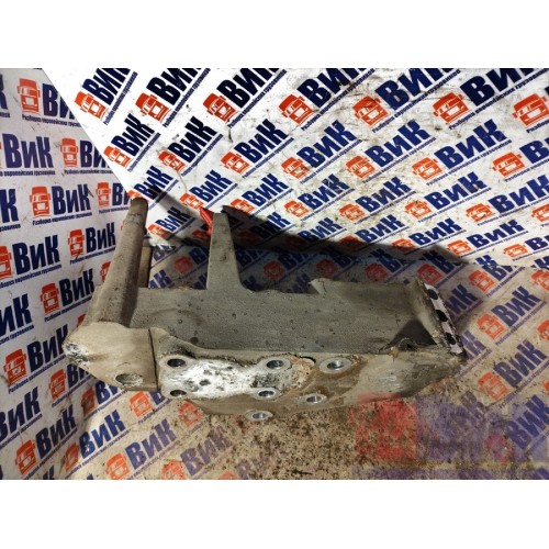 Кронштейн бампера DAF 85 CF 532175 RH (038), 1372806-9