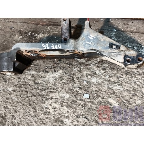 Кронштейн передней рессоры DAF 85 CF 532175 задний LH (014), 1395309-6