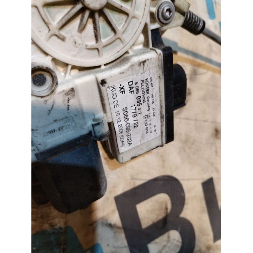 Стеклоподъемник DAF 105 правый руль в сборе RH (360) , 130822459-8