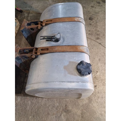 Бак топливный Renault Premium 007743 111.5х71х69 D-образ. с топливозаборником и крон-ми (813), -7