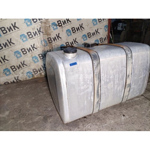 Бак топливный Renault Premium 007743 111.5х71х69 D-образ. с топливозаборником и крон-ми (813), -4