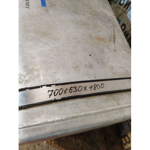 Бак топливный Iveco Stralis 241774 180х70х63 с топливозаборником и кронш-ми деф. (821), 41042847-8