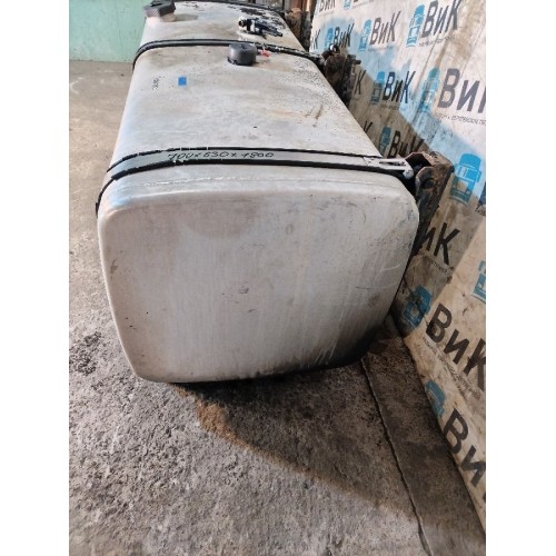 Бак топливный Iveco Stralis 241774 180х70х63 с топливозаборником и кронш-ми деф. (821), 41042847-4