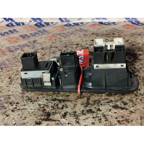 Блок управления стеклоподъемником Iveco Stralis 241774 Cursor 10 LH (333), 504213849-4