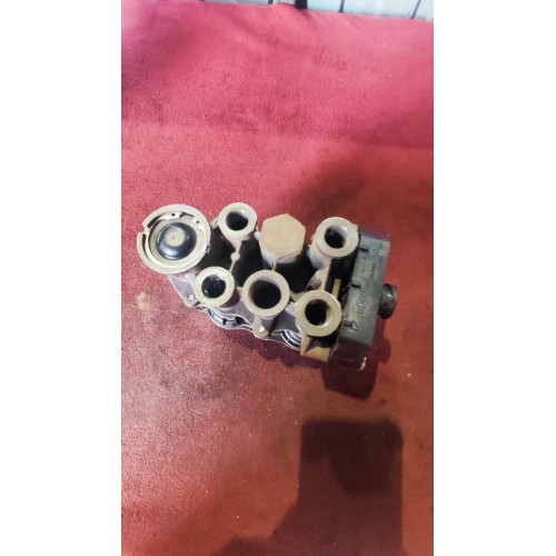 Кран 4-контурный Iveco Stralis 241774 (078), K048308N50-8