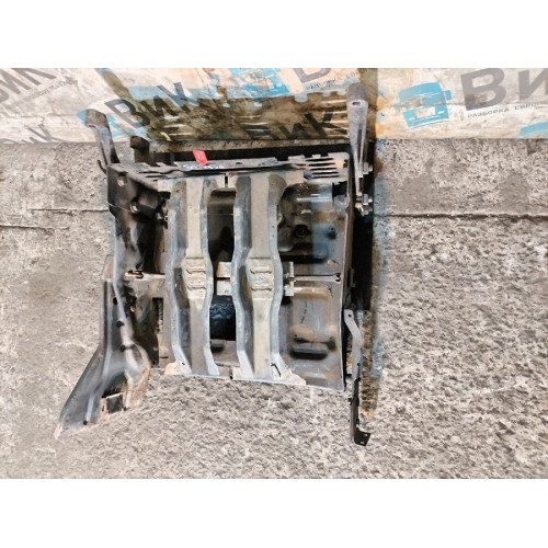 Ящик АКБ Scania P114 DC11 582096 PDE в сборе деф. (739), 1386862-9