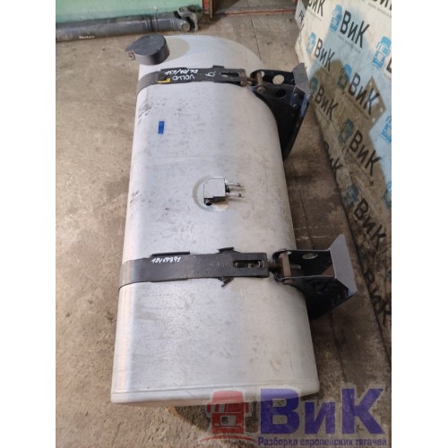 Бак топливный Volvo FH 4 839166 в.к. 151х70х72 D-образный с топливозаборником и кронш-ми (971) , 21516454-1