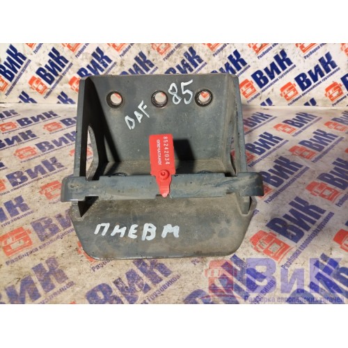 Кронштейн задней пневмоподушки DAF 85 CF 183204 железный верхний RH (034), -2
