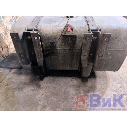 Бак топливный DAF 105 961736 MX340 1115х680х600 с топливозаборником и кронш-ми (деф. крон-на) (261), -8