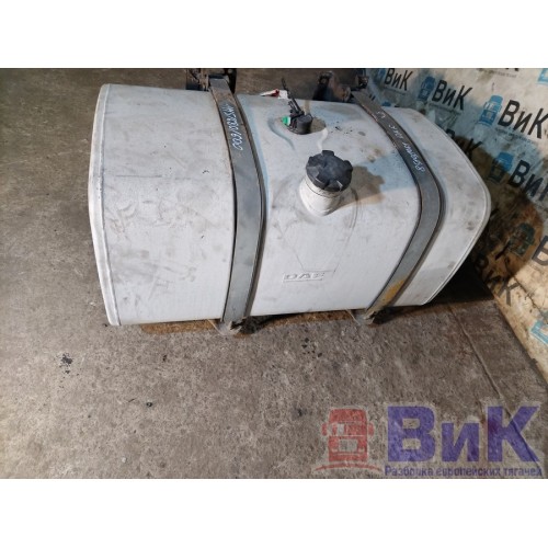 Бак топливный DAF 105 961736 MX340 1115х680х600 с топливозаборником и кронш-ми (деф. крон-на) (261), 